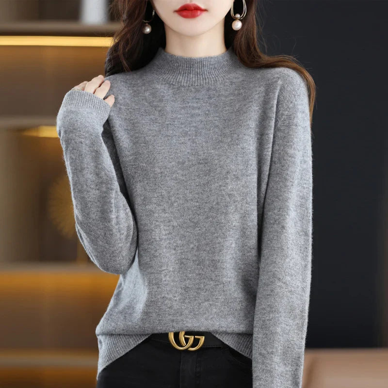 Women’s O-Neck Jumper With Straight Cut