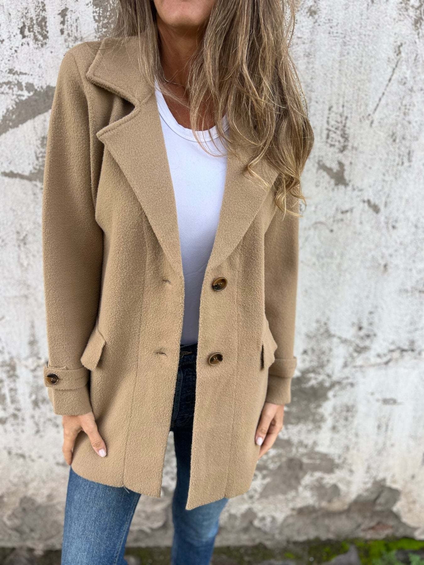 Women Coat With Lapel Collar And Buttons