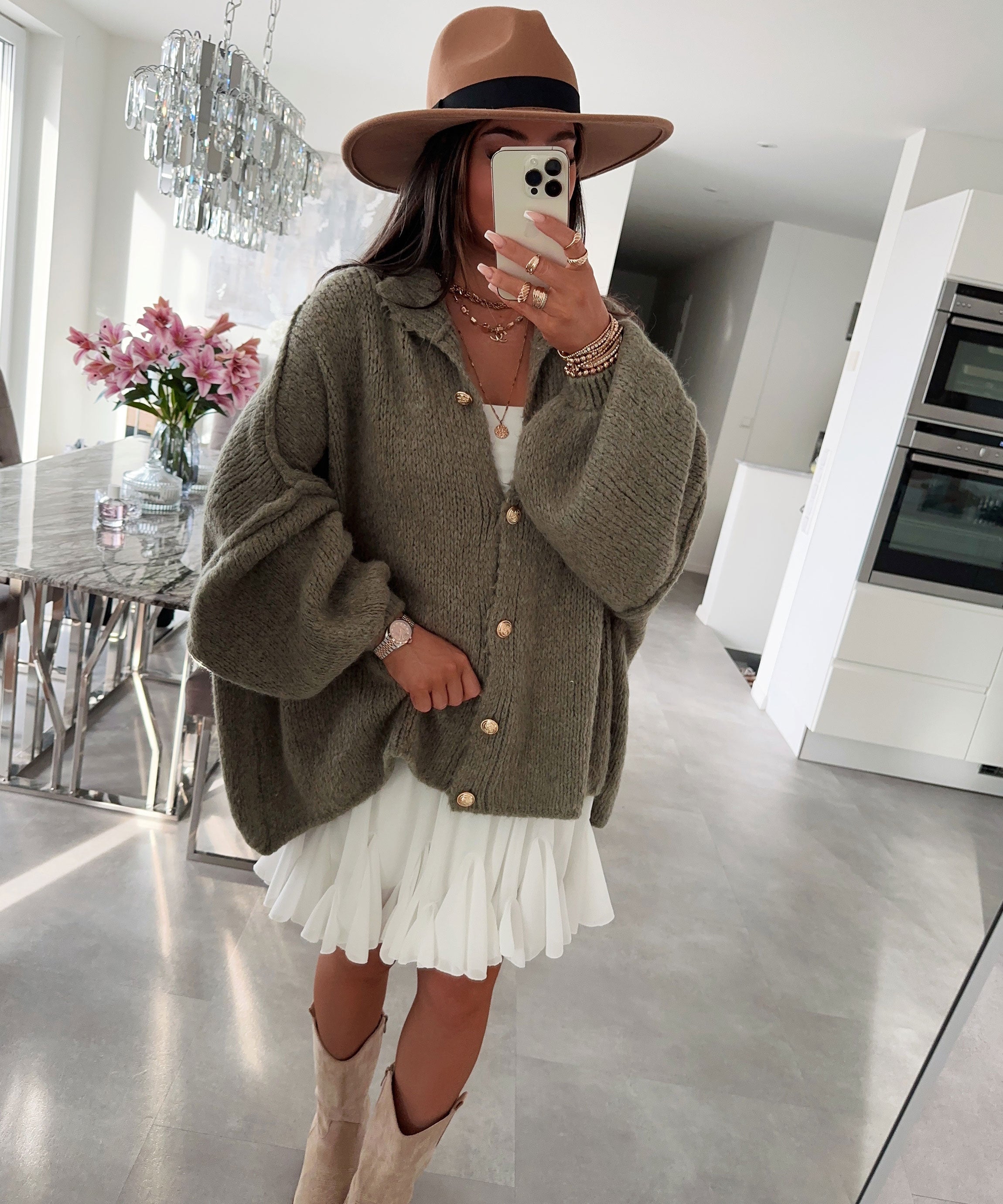 Women’s Oversized Button-Detail Cardigan in Green