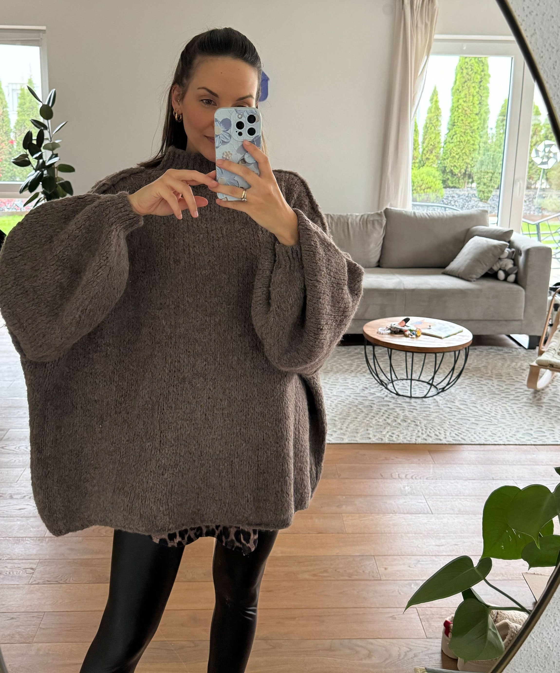 Women’s Oversized Sweater in Brown