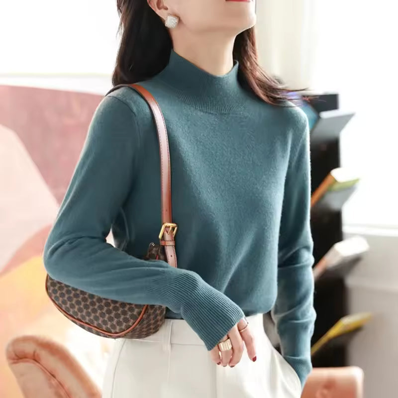Women’s Slim Fit Knit Pullover With Mock Turtleneck