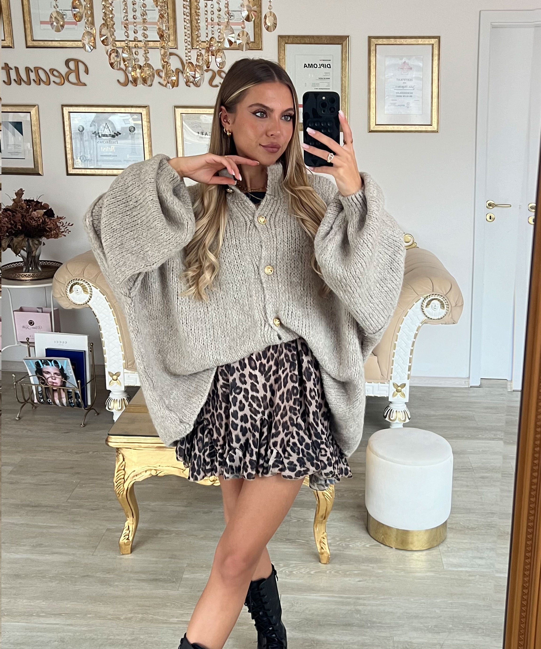 Women’s Button-Front Oversized Cardigan in Taupe