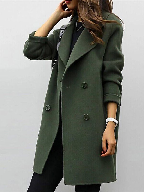 Women’s Coat With Classic Fastening And Defined Collar