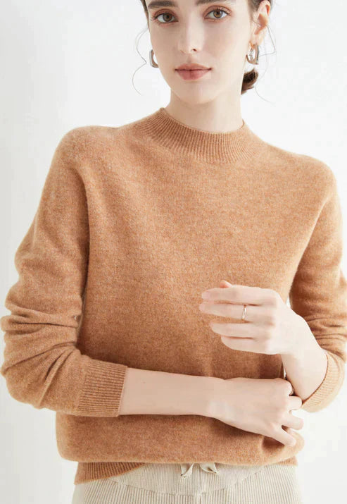Women’s Crew Neck Sweater with Ribbed Hem