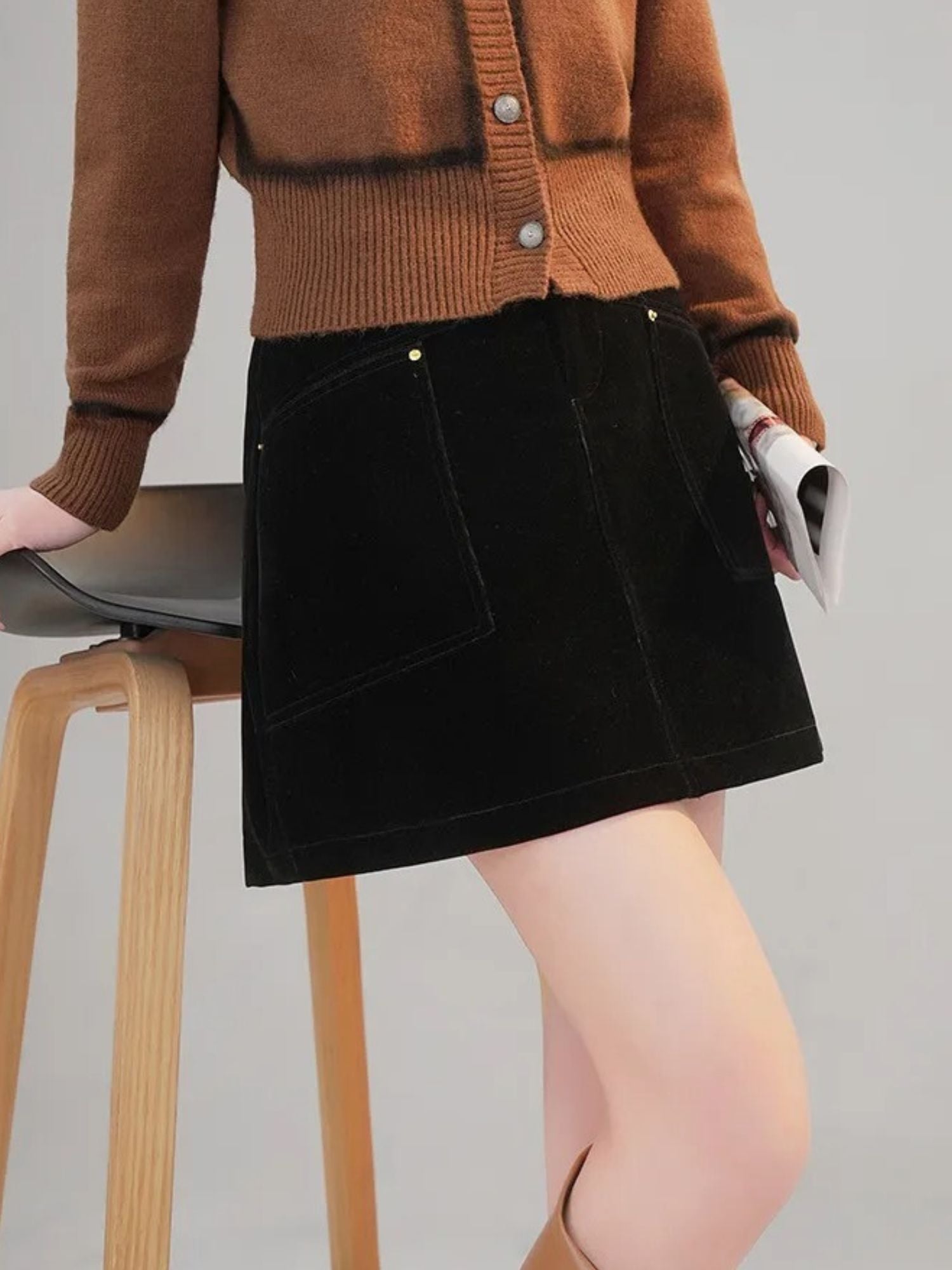 Women’s High-Waisted A-Line Mini Skirt with Pockets