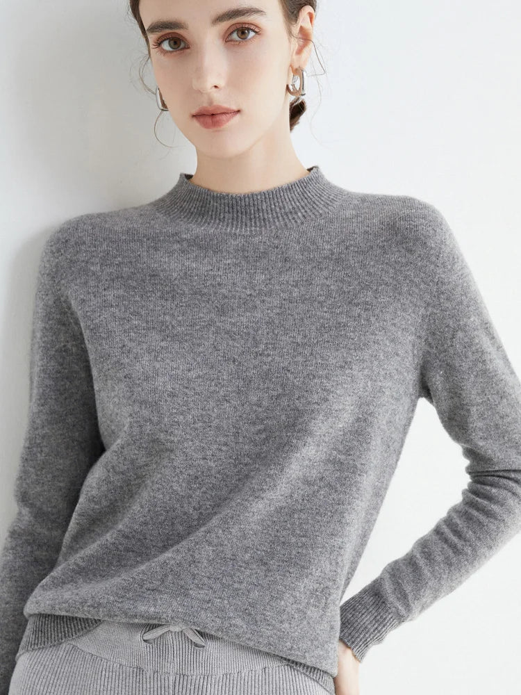 Women’s Jumper with Round Neck and Neat Finish