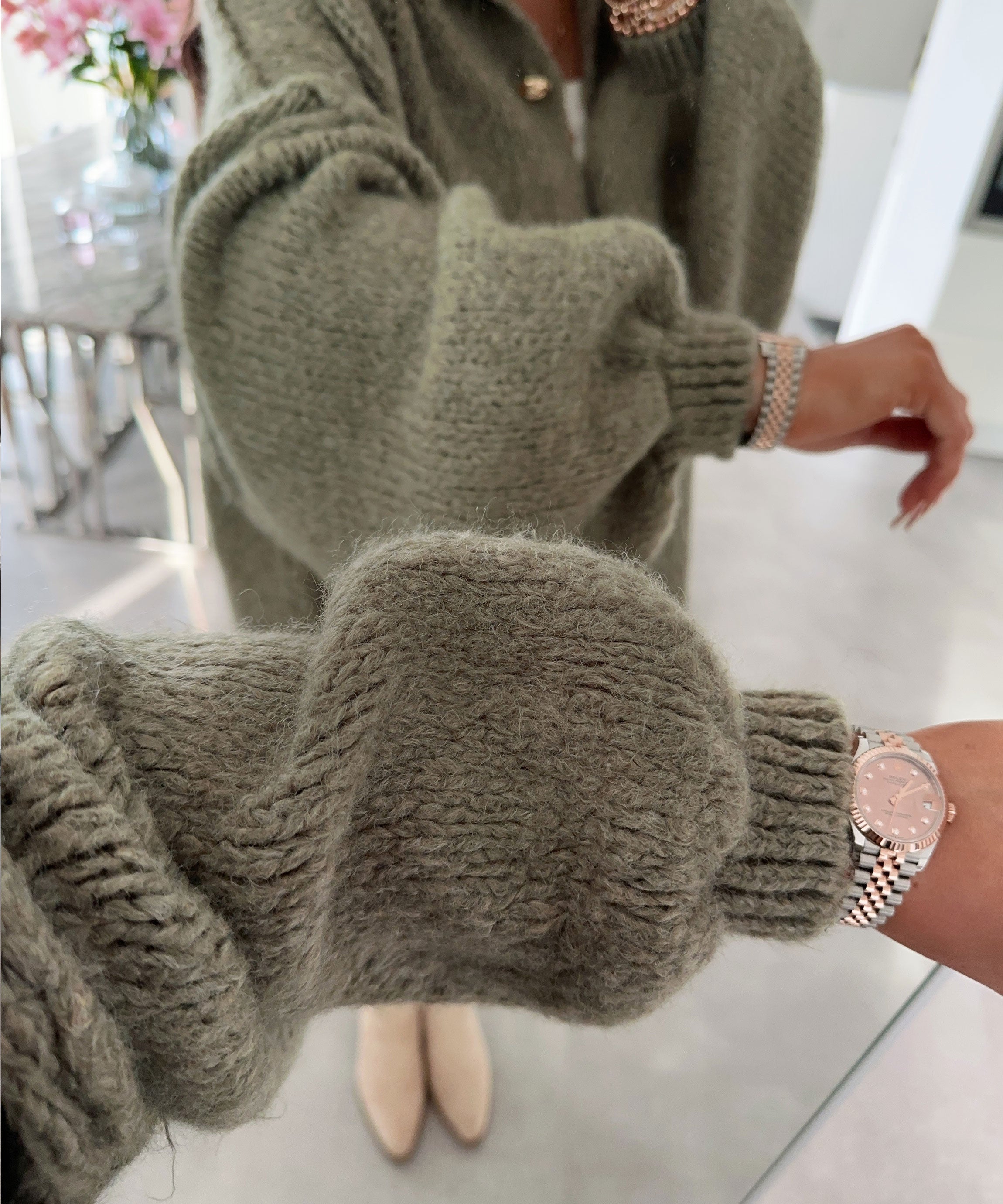 Women’s Oversized Button-Detail Cardigan in Green