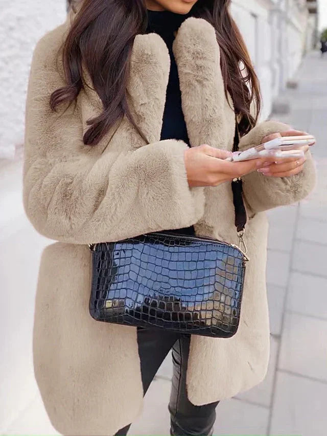 Women’s Winter Coat With Teddy Finish And Wide Collar
