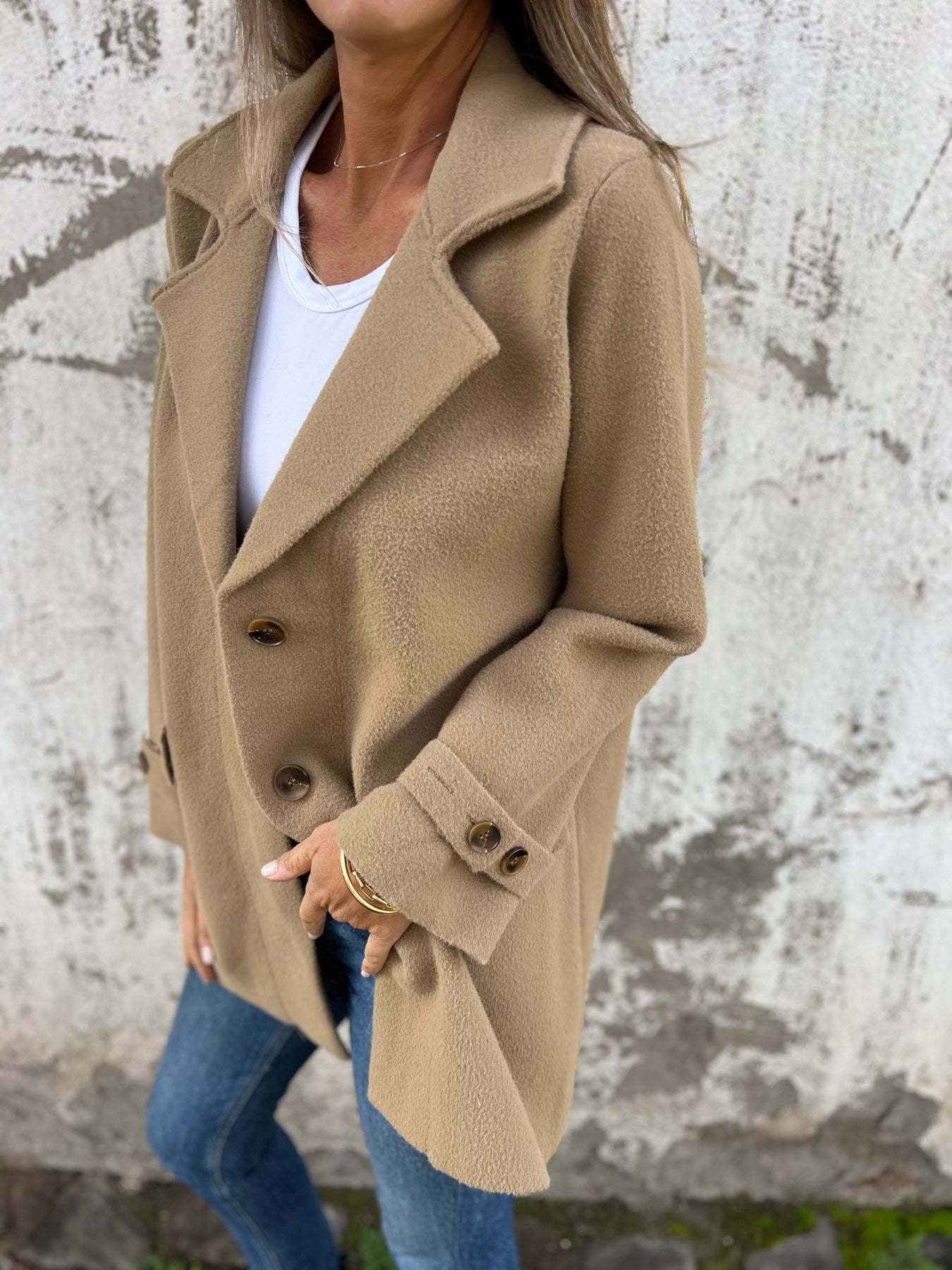 Women Coat With Lapel Collar And Buttons