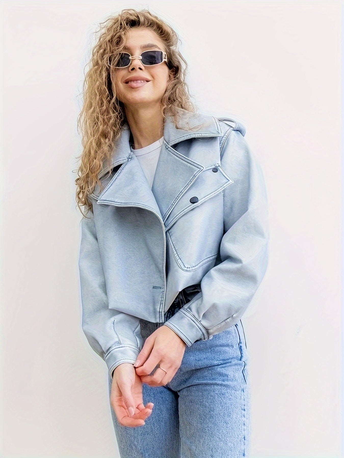 Women’s Jacket with Flap Pocket Detailing