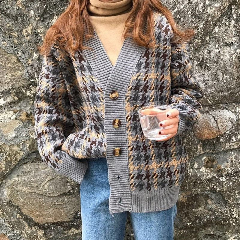 Women’s Cardigan With V-Neckline And Button Front