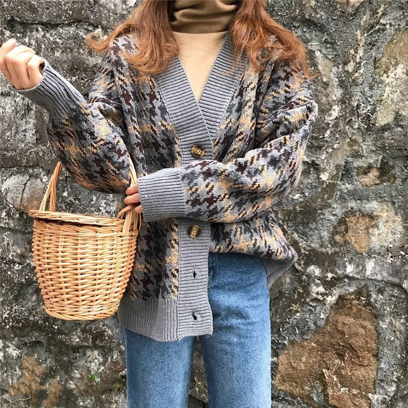 Women’s Cardigan With V-Neckline And Button Front