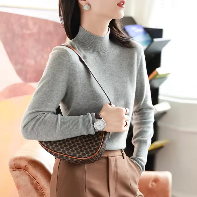 Women’s Slim Fit Knit Pullover With Mock Turtleneck
