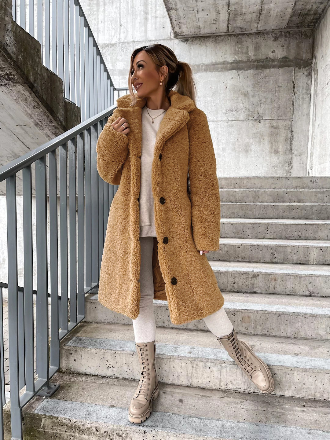 Women's Winter Coat With Wide Collar And Button Placket