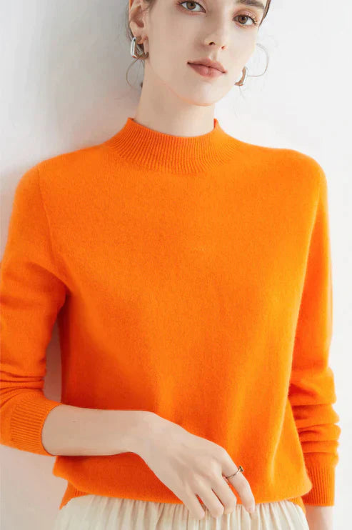 Women’s Crew Neck Sweater with Ribbed Hem