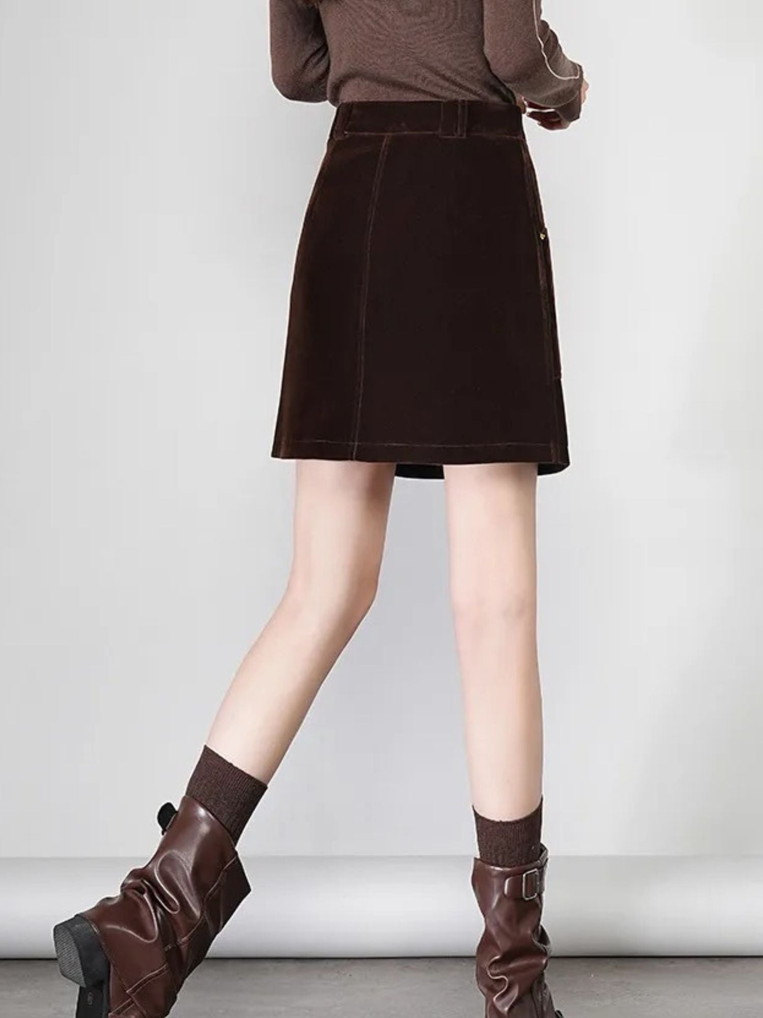 Women’s High-Waisted A-Line Mini Skirt with Pockets