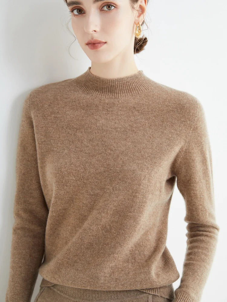 Women’s Jumper with Round Neck and Neat Finish