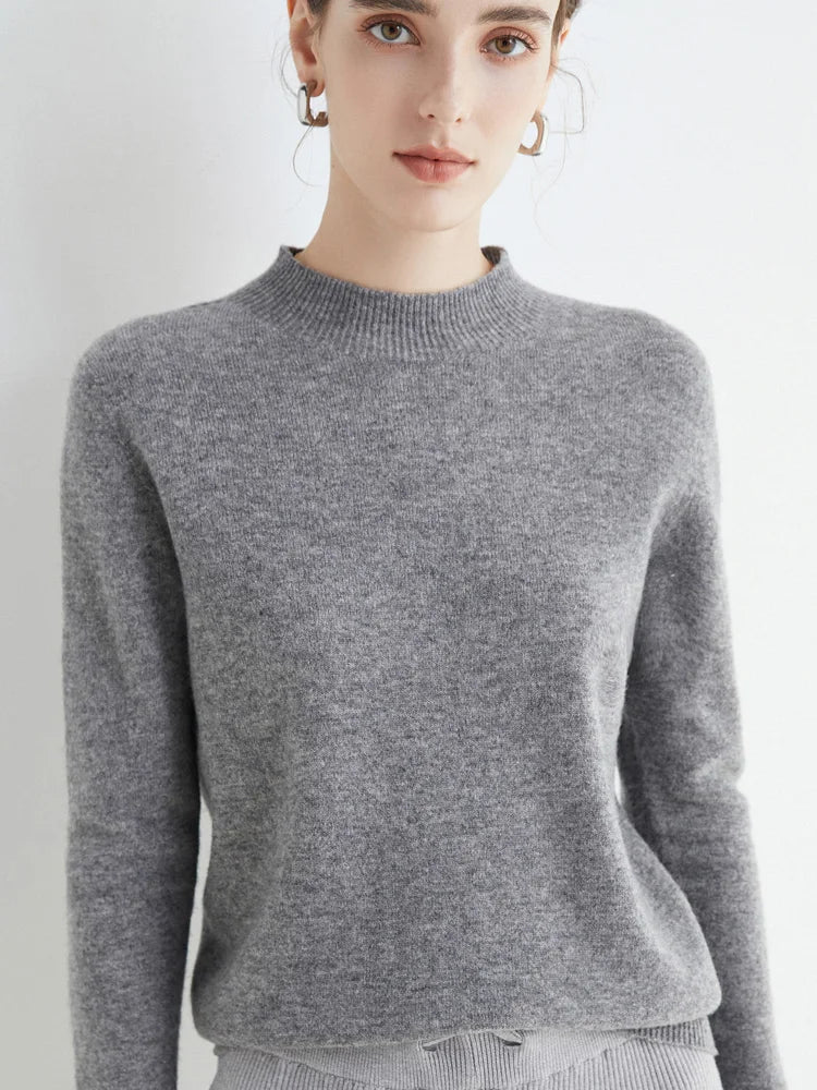 Women’s Jumper with Round Neck and Neat Finish