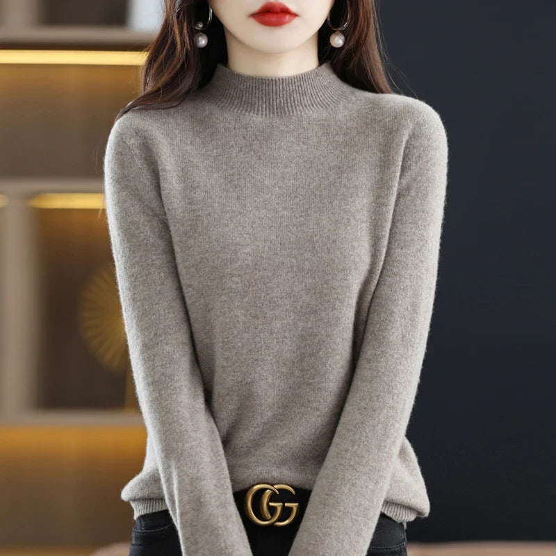 Women’s O-Neck Jumper With Straight Cut