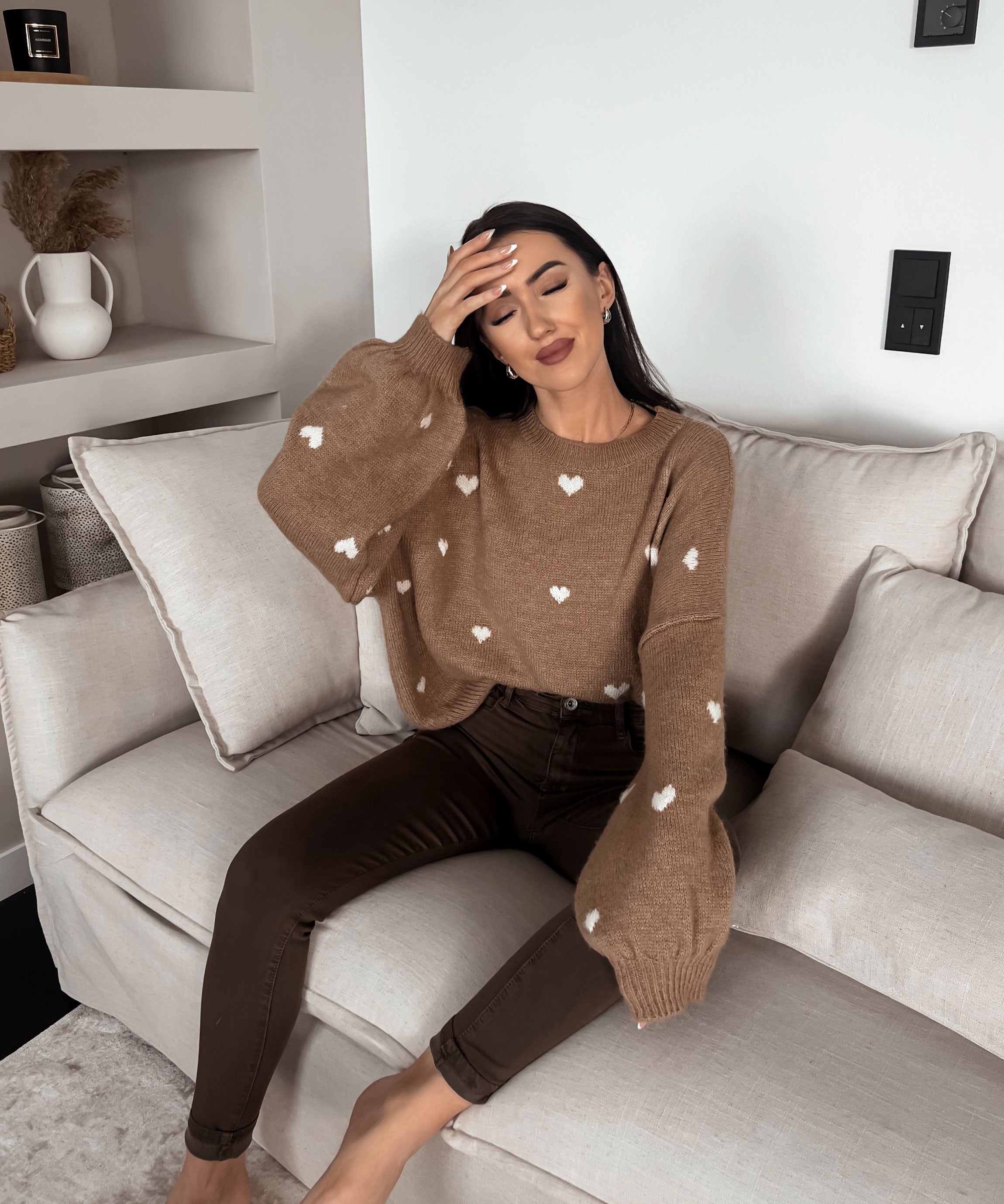 Women’s Oversized Sweater in Camel