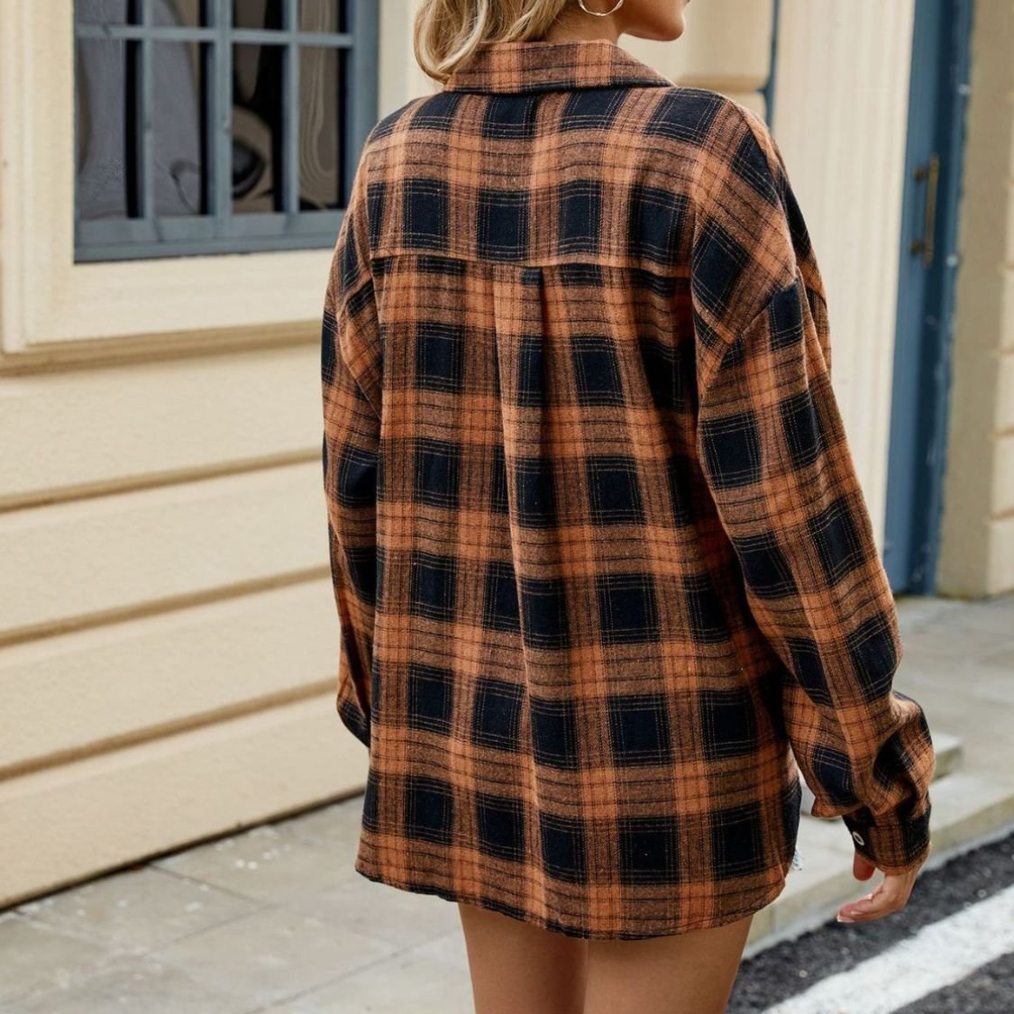Women’s Plaid Jacket With Long Sleeves And Button Front