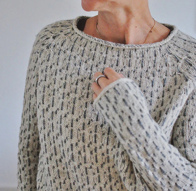 Women’s Round Neck Sweater in Gray