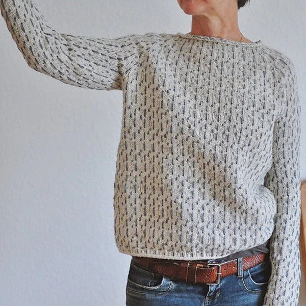 Women’s Round Neck Sweater in Gray