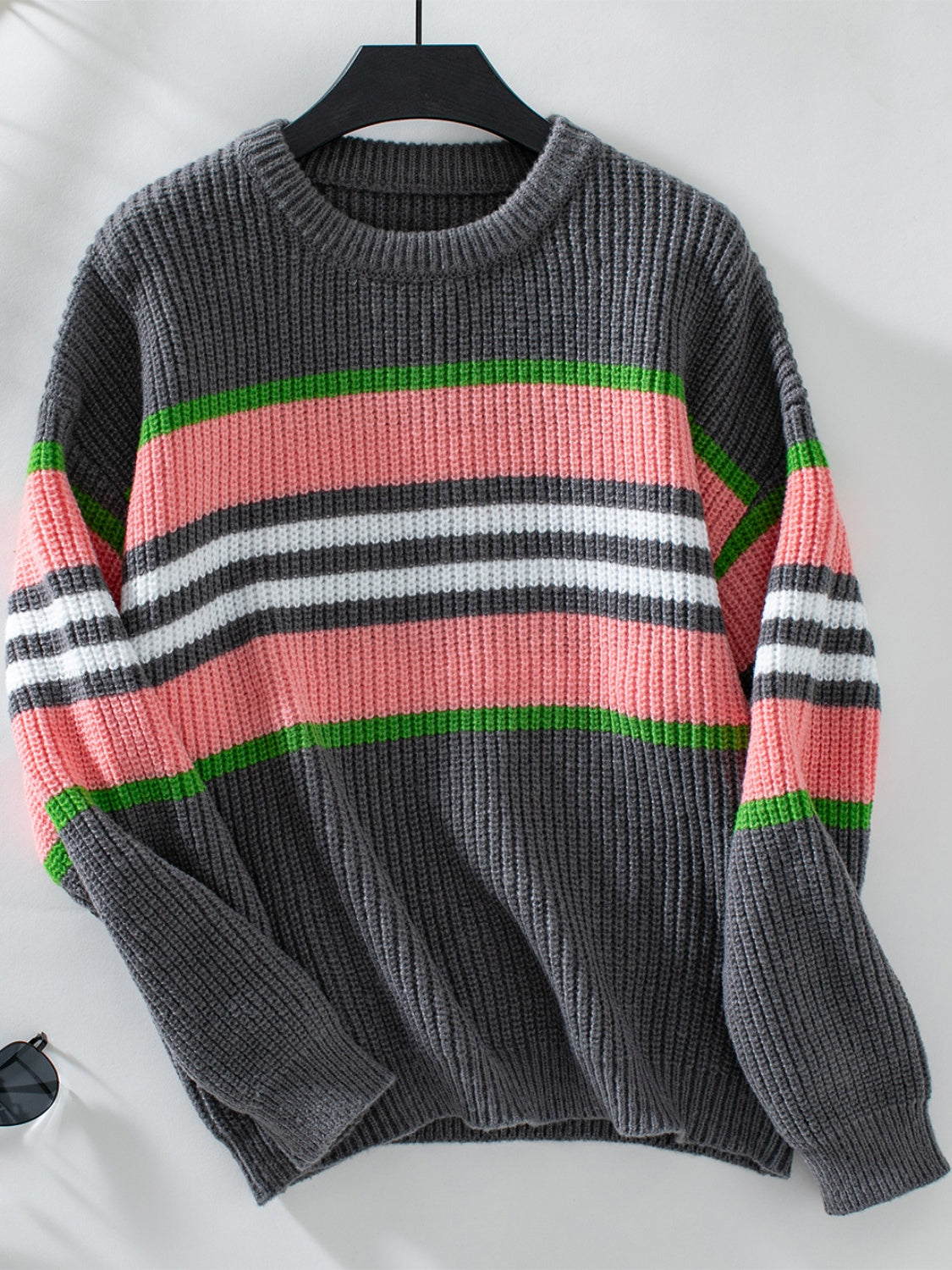 Novva - Women's Contrast Stripe Sweater